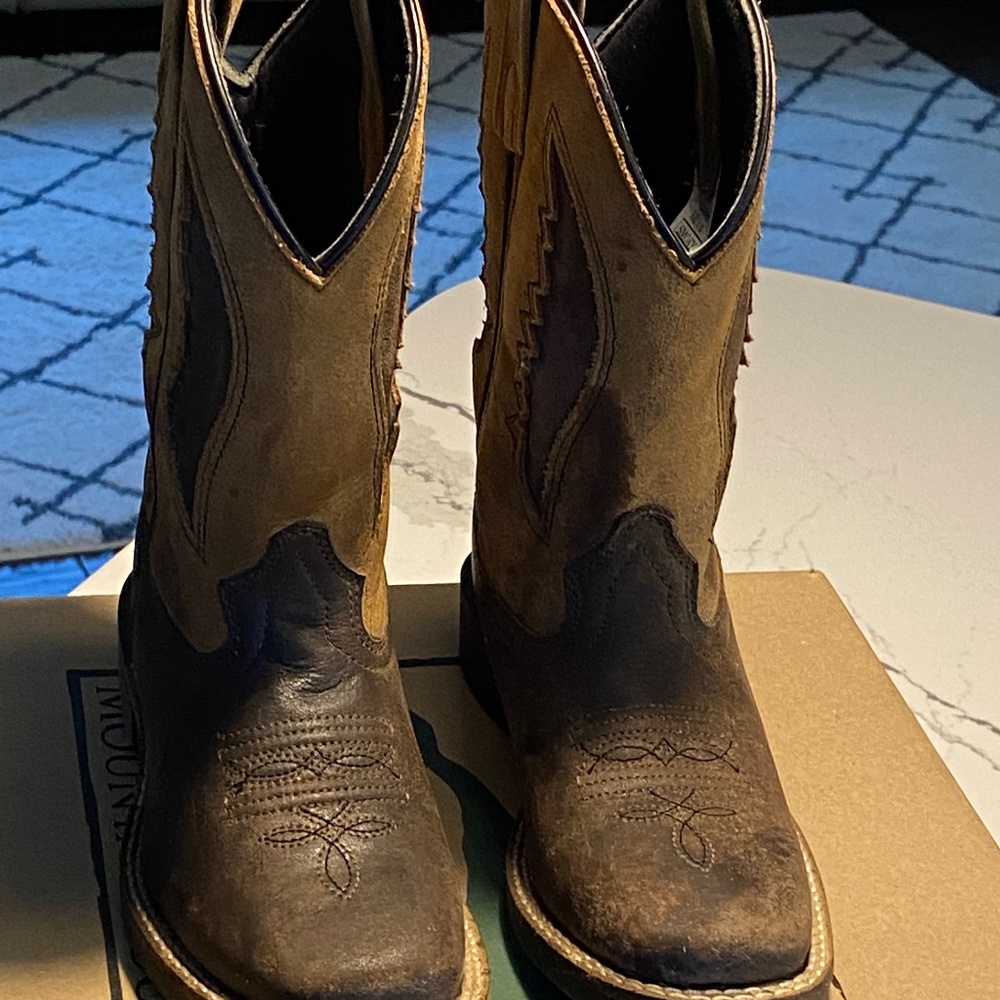 Boys cowboy boots size 1